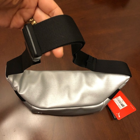 Puma Royale PU New With Tag Hipster Silver Fanny Pack - Picture 6 of 16